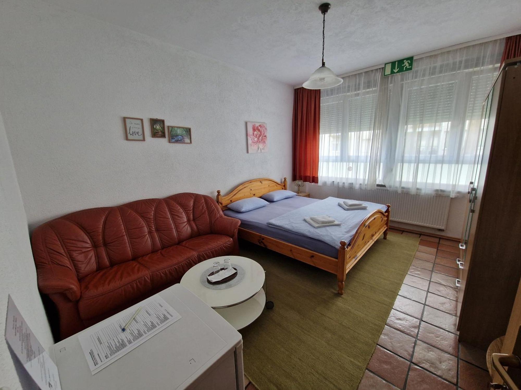 Pension Antalya Friedrichshafen Ruang foto